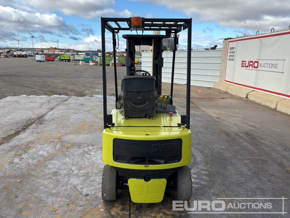 Clark CEM20S - Empilhadeira: foto 4 Clark CEM20S - Empilhadeira: foto 4