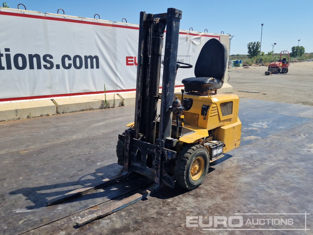 Diesel Forklift, 2 Stage Mast, Forks - Empilhadeira: foto 1 Diesel Forklift, 2 Stage Mast, Forks - Empilhadeira: foto 1