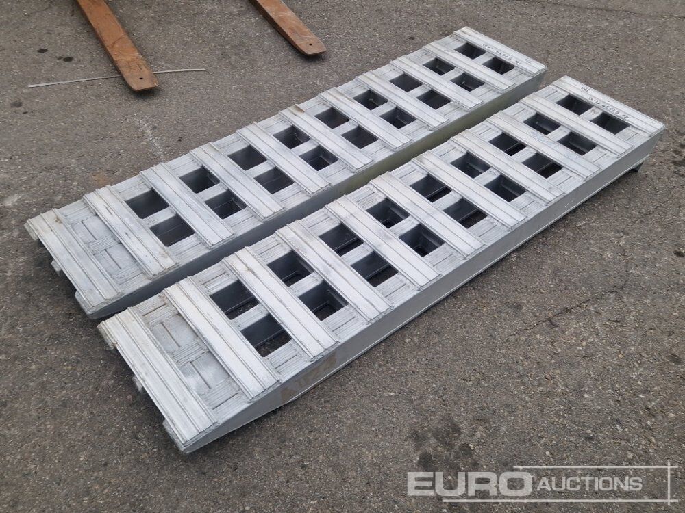 Loading Ramps - Equipamento de construção: foto 3 Loading Ramps - Equipamento de construção: foto 3