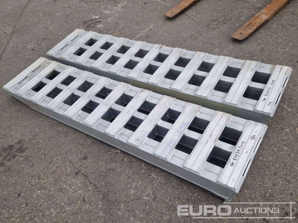 Loading Ramps - Equipamento de construção: foto 2 Loading Ramps - Equipamento de construção: foto 2