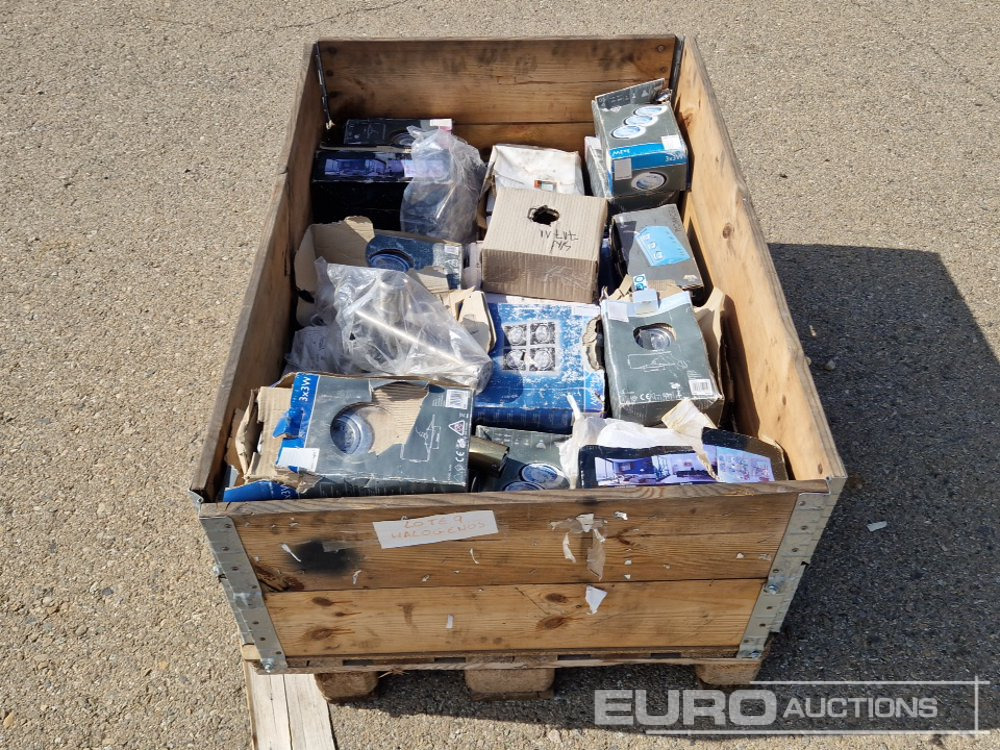 Pallet of Halogen Light Bulbs - Equipamento de construção: foto 4 Pallet of Halogen Light Bulbs - Equipamento de construção: foto 4