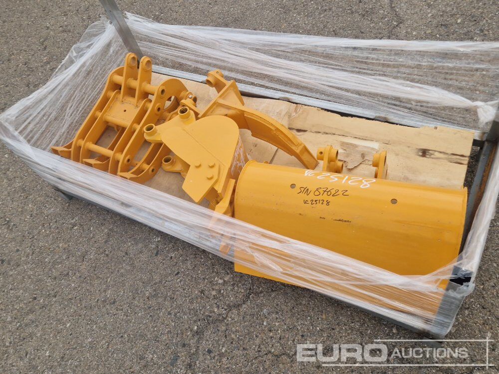Set of Bucket, Ripper, Rake, Diggin Bucket - Equipamento de construção: foto 3 Set of Bucket, Ripper, Rake, Diggin Bucket - Equipamento de construção: foto 3