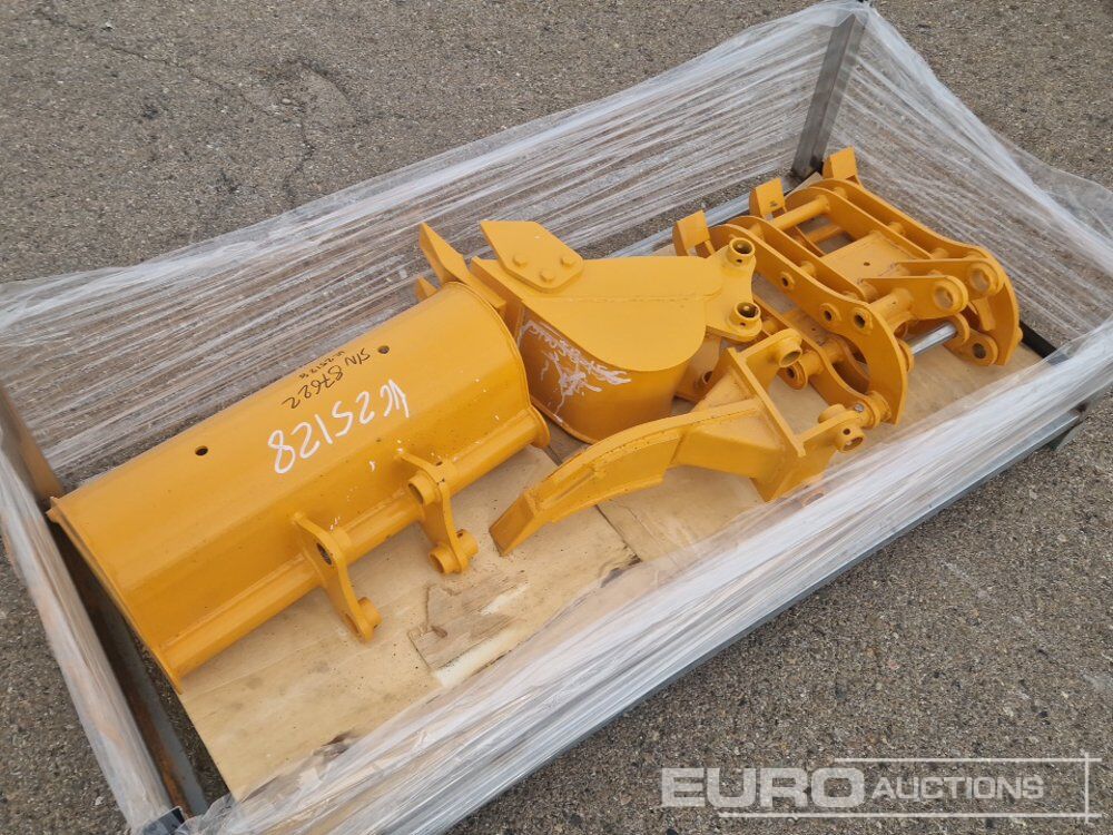 Set of Bucket, Ripper, Rake, Diggin Bucket - Equipamento de construção: foto 2 Set of Bucket, Ripper, Rake, Diggin Bucket - Equipamento de construção: foto 2