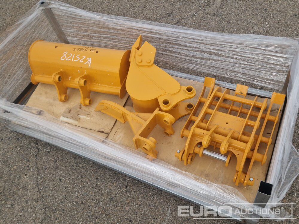 Set of Bucket, Ripper, Rake, Diggin Bucket - Equipamento de construção: foto 1 Set of Bucket, Ripper, Rake, Diggin Bucket - Equipamento de construção: foto 1
