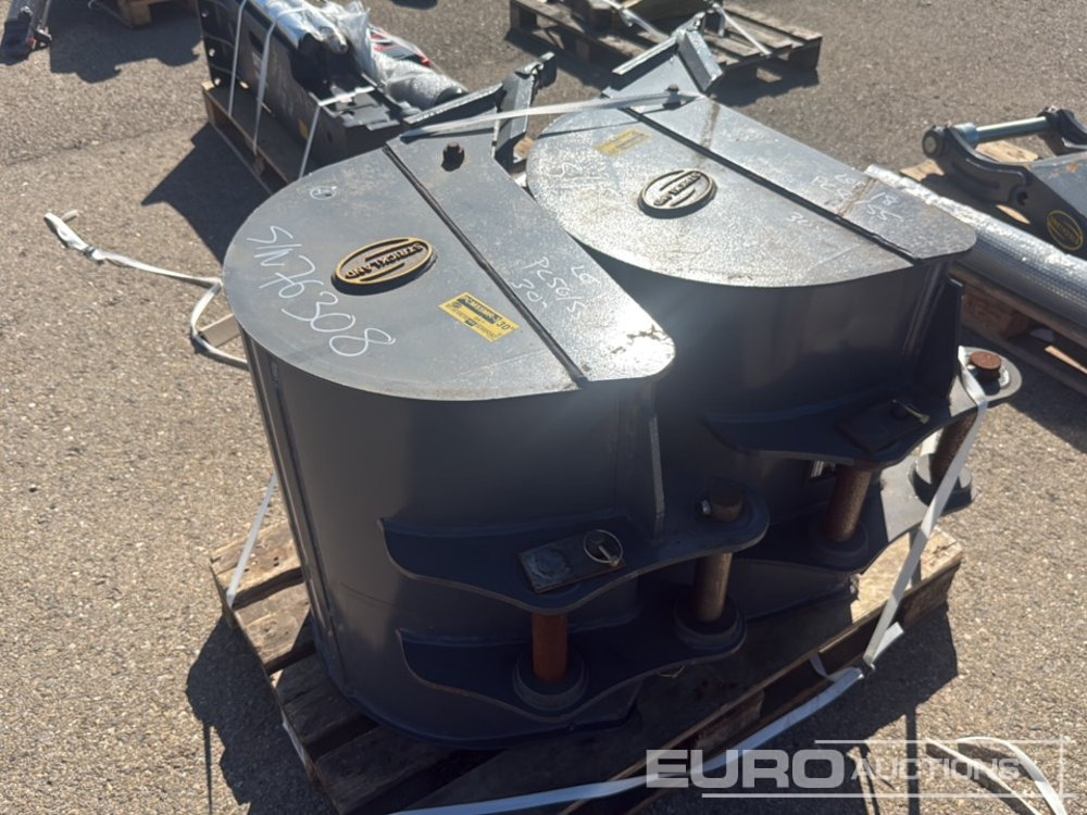Strickland 30" Digging Bucket (2 of) - Balde: foto 2 Strickland 30" Digging Bucket (2 of) - Balde: foto 2