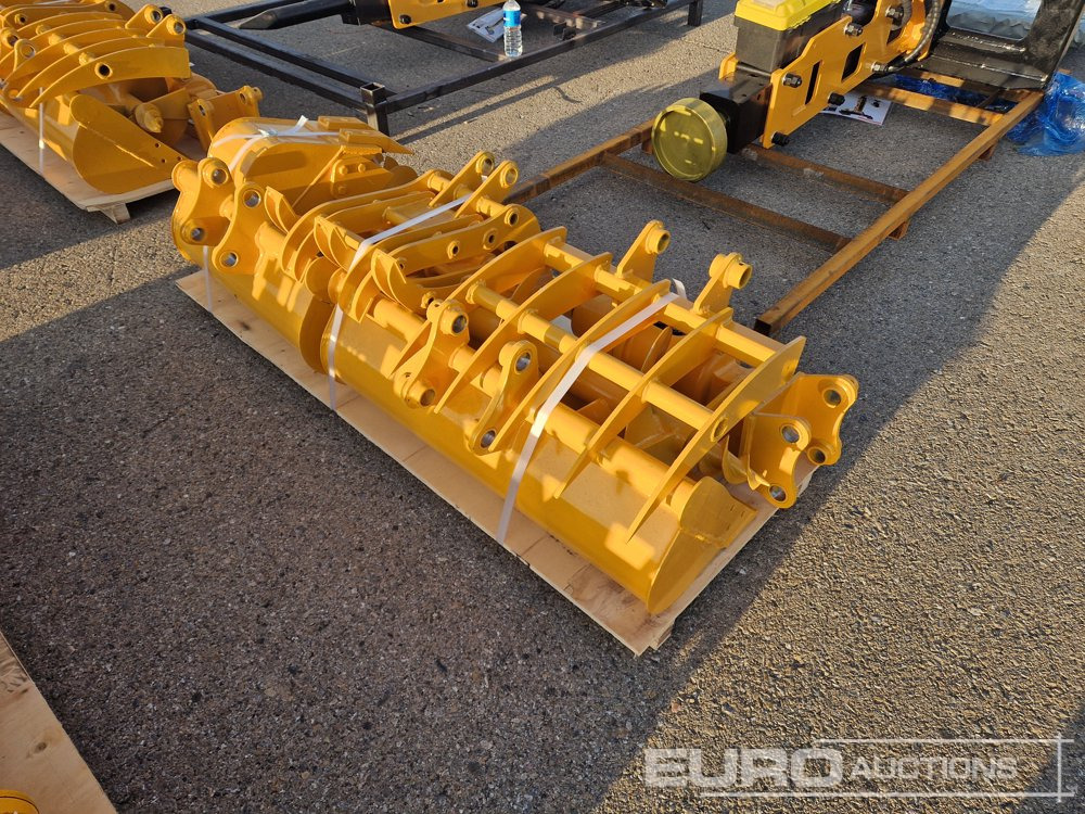 Unused 2025 Captok Qty (8 of) Rake, Ripper, Graber, 12" Auger, 16" Auger, 8" Narrow Bucket, 24" Bucket, 32" Bucket to suit CAT 301 Excavator - Balde: foto 1 Unused 2025 Captok Qty (8 of) Rake, Ripper, Graber, 12" Auger, 16" Auger, 8" Narrow Bucket, 24" Bucket, 32" Bucket to suit CAT 301 Excavator - Balde: foto 1