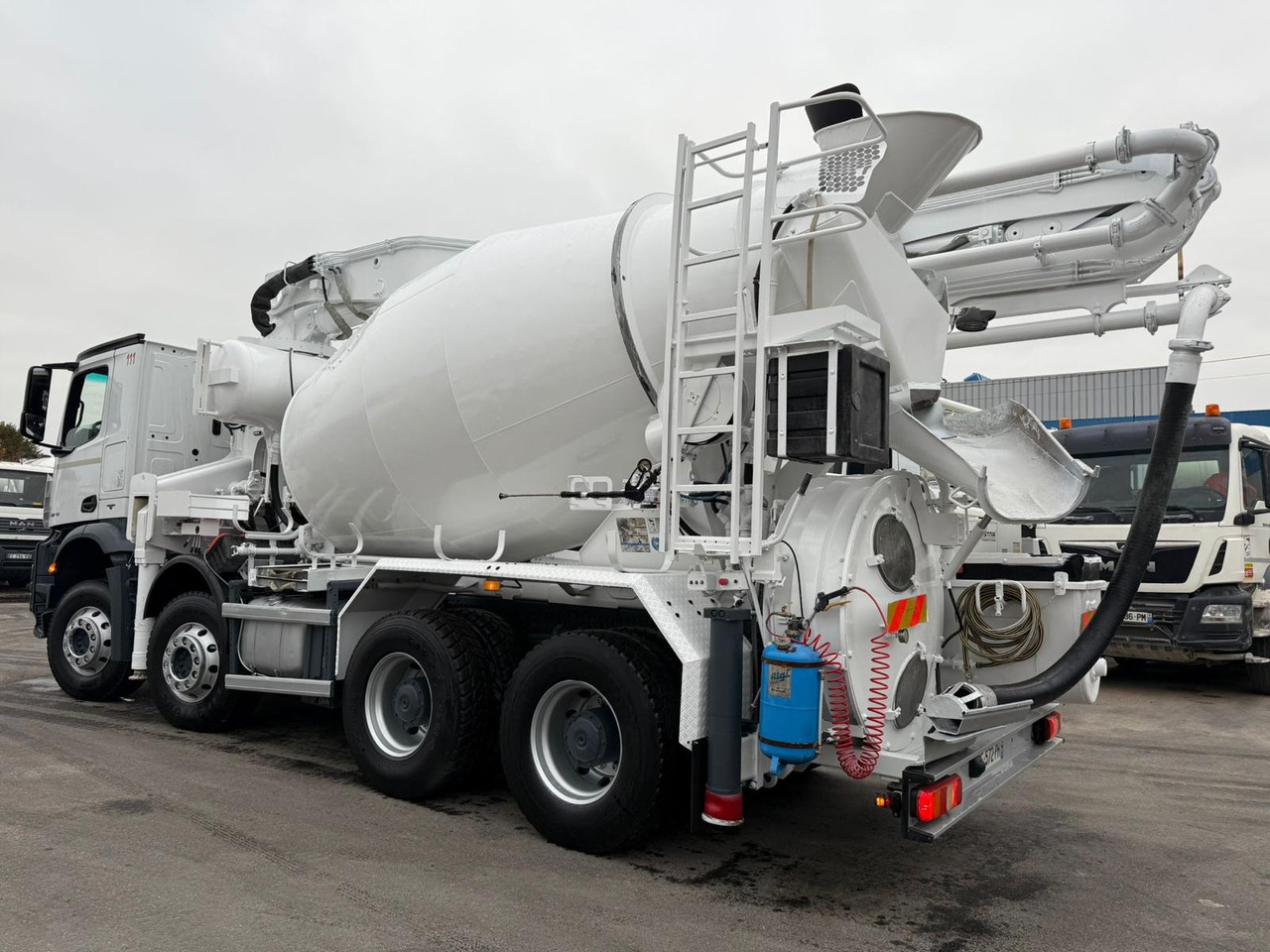 Camion mixo-pompe Arocs 3240 EE-572-PH - Autobomba de betão: foto 4 Camion mixo-pompe Arocs 3240 EE-572-PH - Autobomba de betão: foto 4