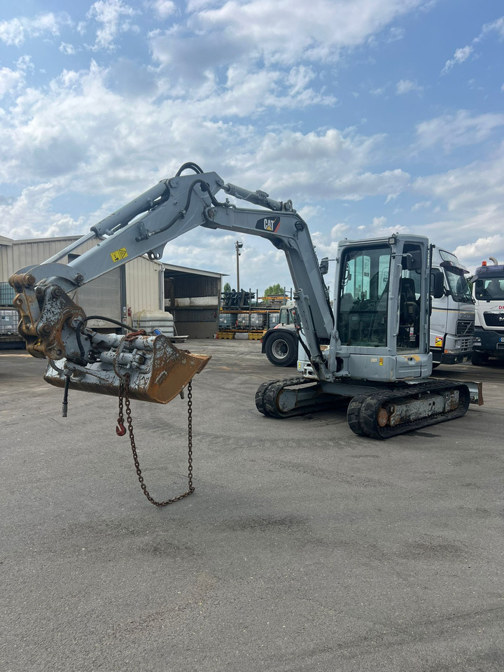 Mini-pelle Caterpillar 305E2 - Mini escavadeira: foto 1 Mini-pelle Caterpillar 305E2 - Mini escavadeira: foto 1