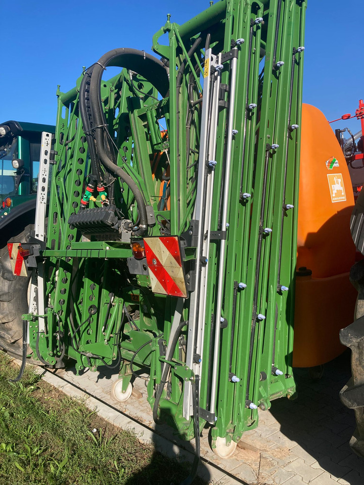 Amazone UF 1801 - Pulverizador montado: foto 1 Amazone UF 1801 - Pulverizador montado: foto 1