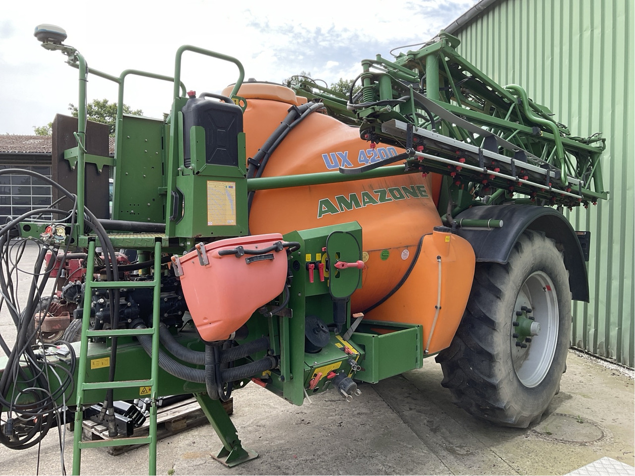 Pulverizador de arrastar Amazone UX 4200: foto 1