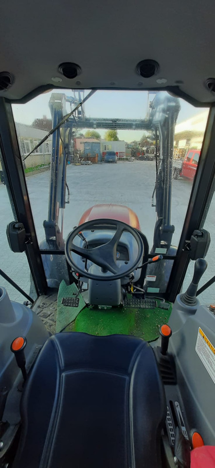 Branson 6225C - Trator: foto 5 Branson 6225C - Trator: foto 5