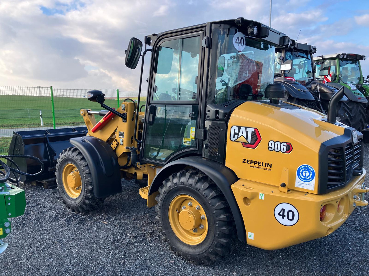 Caterpillar 906 - Pá carregadora de rodas: foto 2 Caterpillar 906 - Pá carregadora de rodas: foto 2