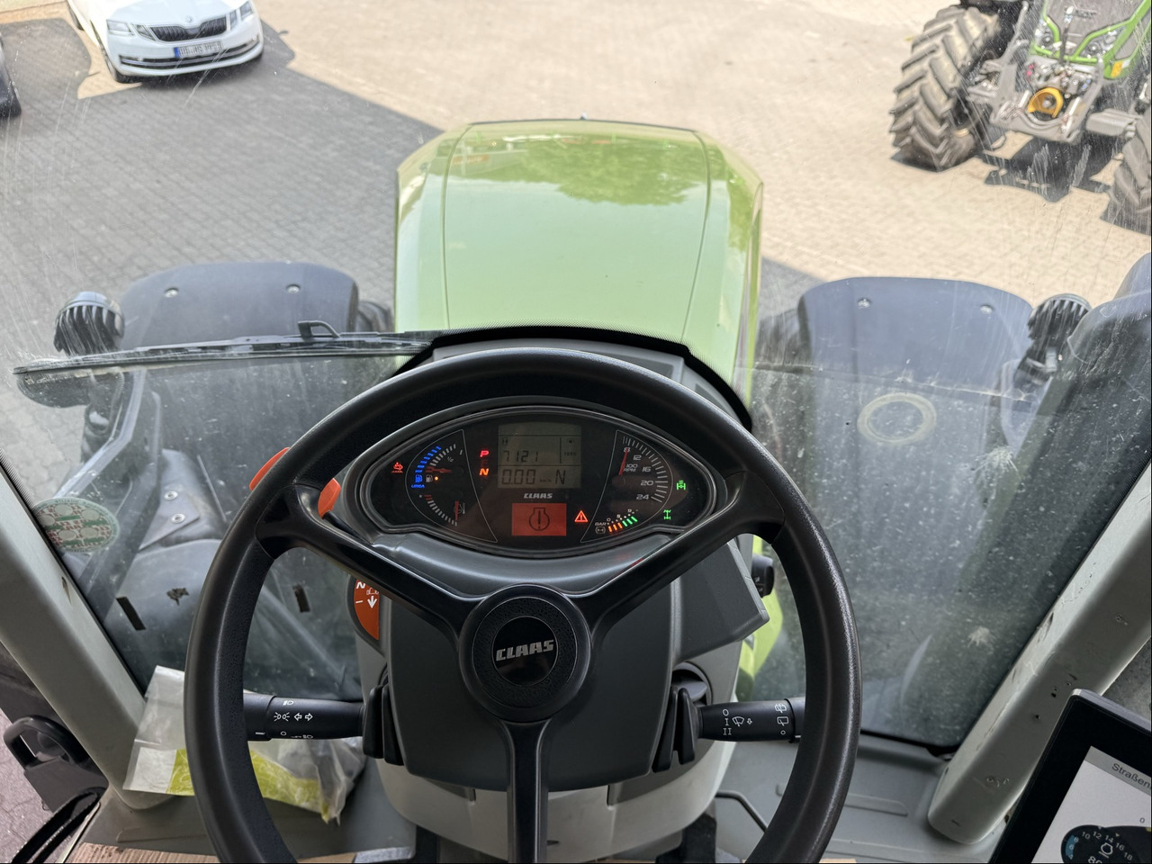 Trator Claas Axion 960: foto 10