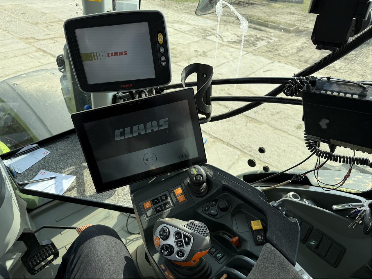 Claas Axion 960 C-Matic CEBIS - Trator: foto 3 Claas Axion 960 C-Matic CEBIS - Trator: foto 3