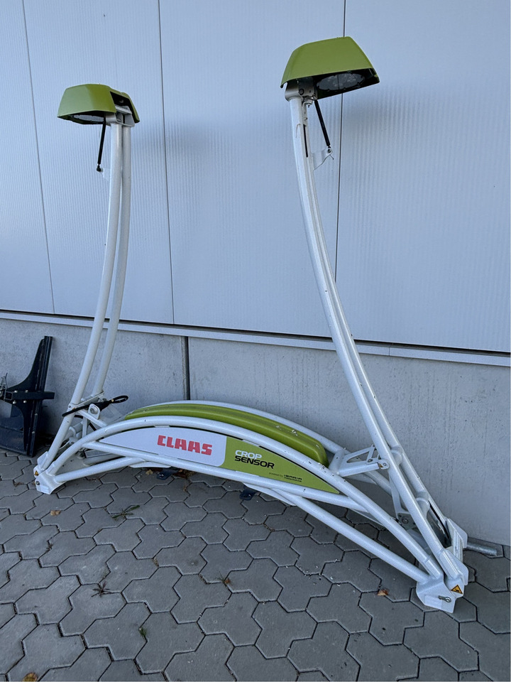 Claas Crop Sensor Isaria Frontanbau - Trator: foto 3 Claas Crop Sensor Isaria Frontanbau - Trator: foto 3