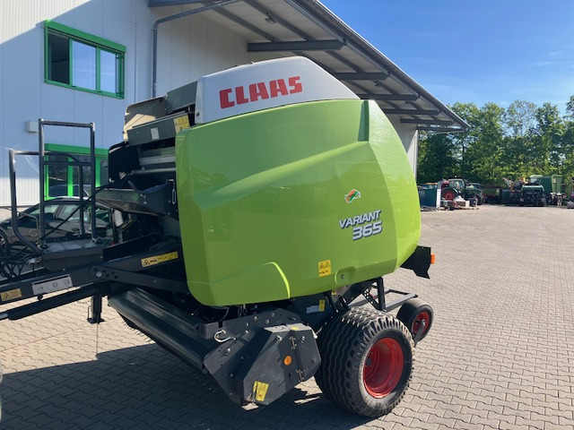 Claas Variant 365 - Máquina para produção de feno: foto 1 Claas Variant 365 - Máquina para produção de feno: foto 1