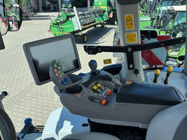 Deutz-Fahr Agrotron 6215 TTV - Warrior - Trator: foto 3 Deutz-Fahr Agrotron 6215 TTV - Warrior - Trator: foto 3