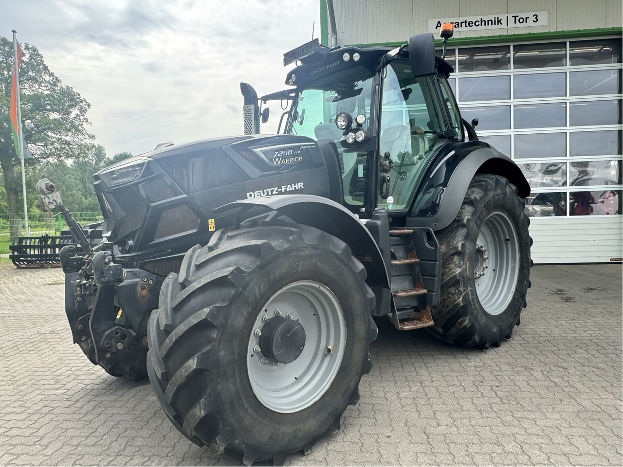 Deutz-Fahr Agrotron 7250 TTV - Trator: foto 1 Deutz-Fahr Agrotron 7250 TTV - Trator: foto 1