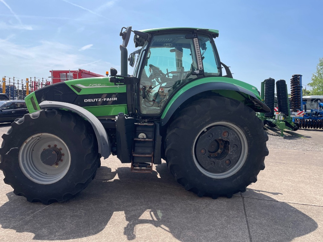 Deutz-Fahr Agrotron 7250 TTV - Trator: foto 1 Deutz-Fahr Agrotron 7250 TTV - Trator: foto 1