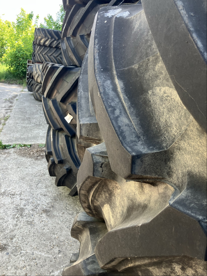 Fendt 650/60R38 750/70R44 - Jantes e pneus: foto 2 Fendt 650/60R38 750/70R44 - Jantes e pneus: foto 2