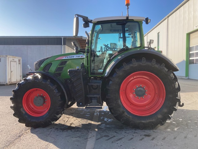 Fendt 718 Vario S4 Profi Plus - Trator: foto 1 Fendt 718 Vario S4 Profi Plus - Trator: foto 1
