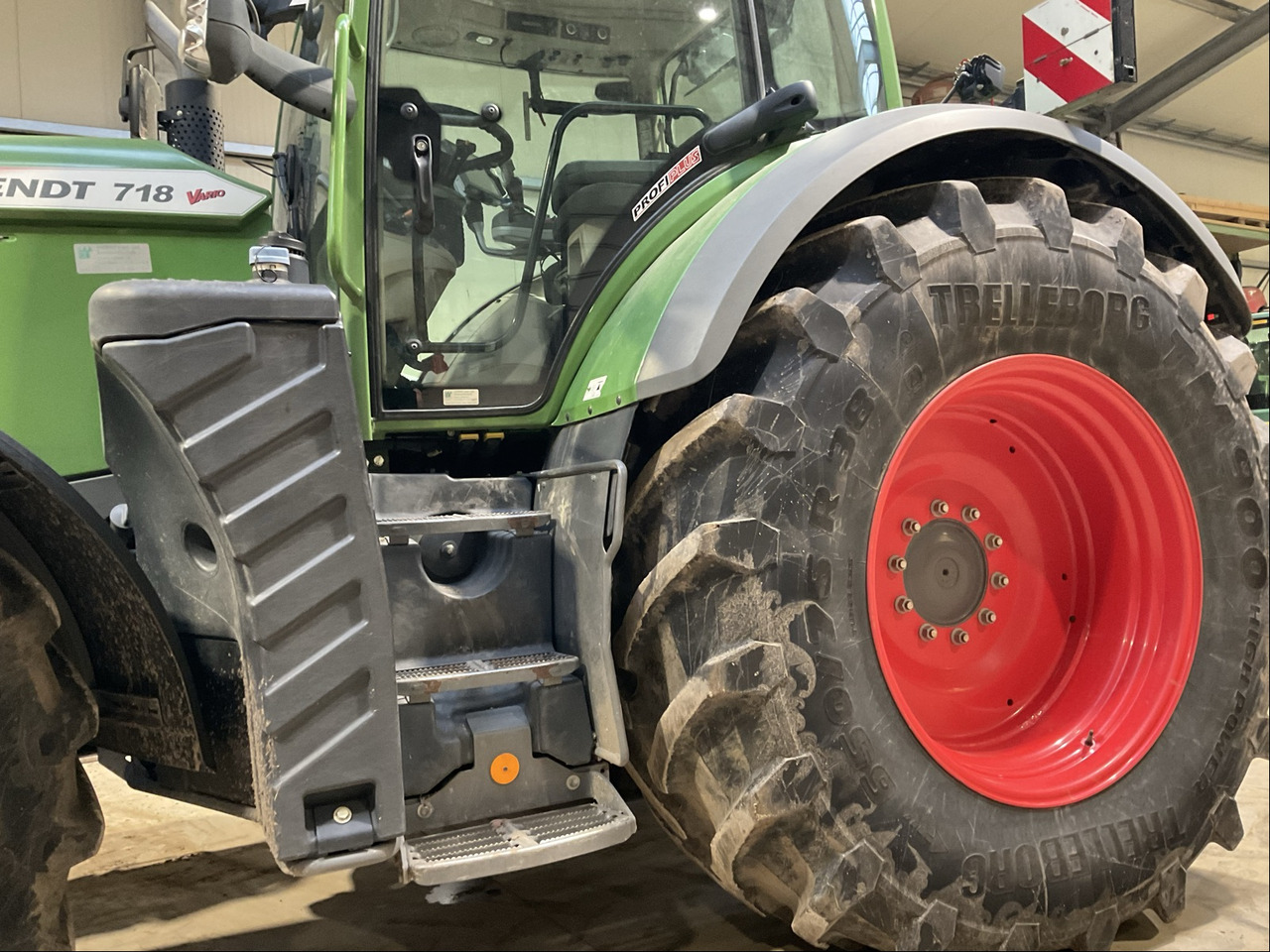 Fendt 718 Vario S4 ProfiPlus - Trator: foto 4 Fendt 718 Vario S4 ProfiPlus - Trator: foto 4