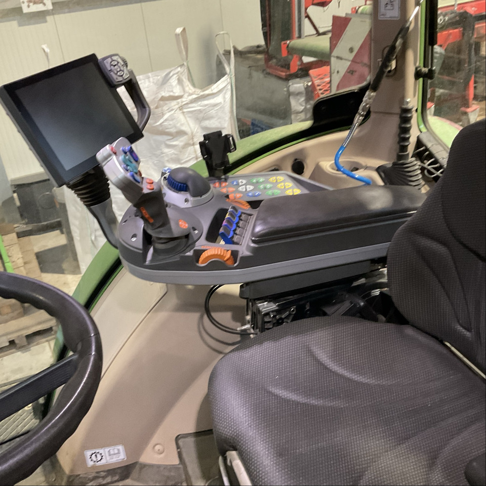 Fendt 718 Vario S4 ProfiPlus - Trator: foto 2 Fendt 718 Vario S4 ProfiPlus - Trator: foto 2