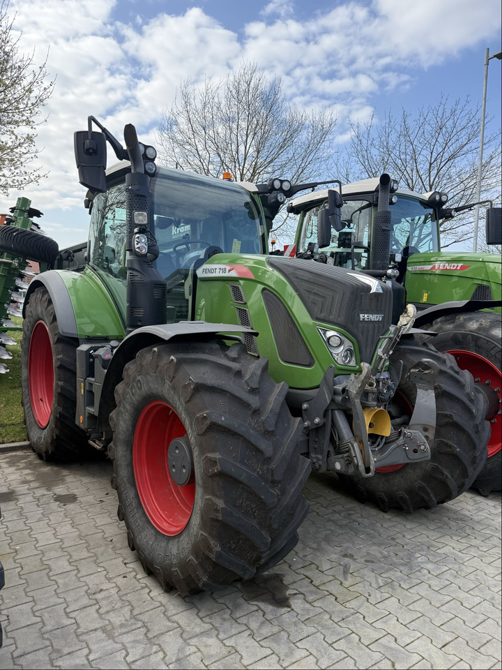 Fendt 718 Vario S4 ProfiPlus - Trator: foto 1 Fendt 718 Vario S4 ProfiPlus - Trator: foto 1