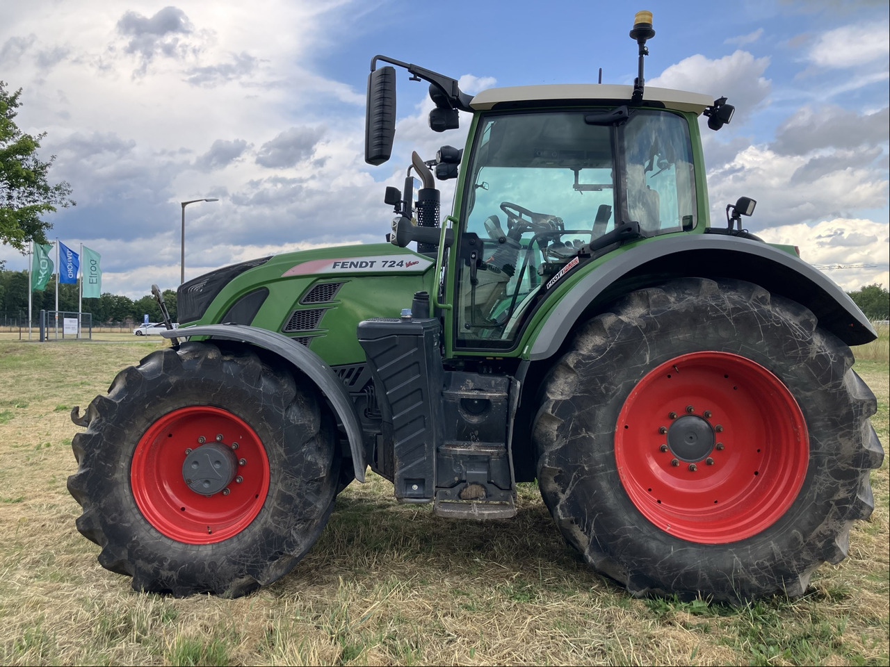 Fendt 724 Vario S4 - Trator: foto 1 Fendt 724 Vario S4 - Trator: foto 1