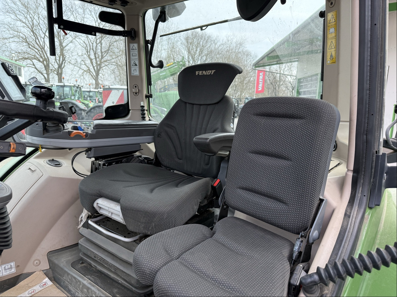 Fendt 724 Vario S4 - Trator: foto 5 Fendt 724 Vario S4 - Trator: foto 5