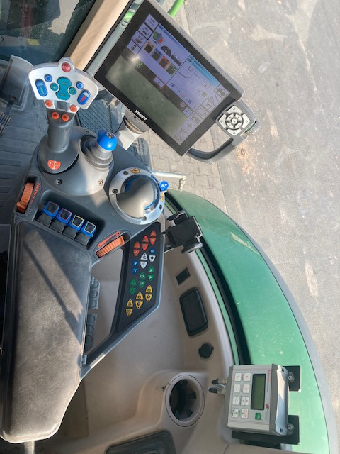 Fendt 724 Vario S4 Profi - Trator: foto 4 Fendt 724 Vario S4 Profi - Trator: foto 4