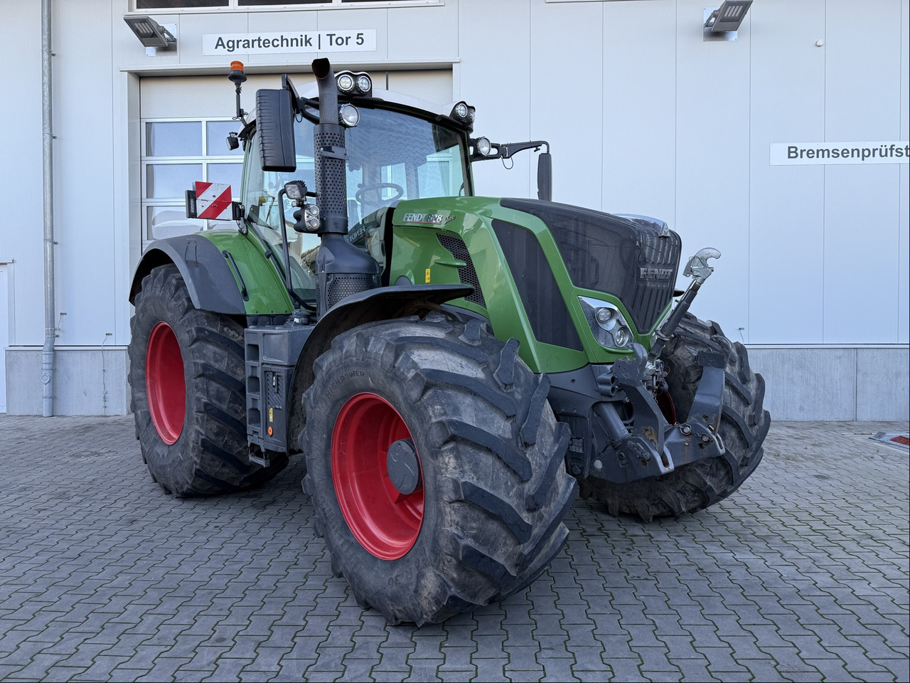 Fendt 828 Vario ProfiPlus Motor NEU - Trator: foto 1 Fendt 828 Vario ProfiPlus Motor NEU - Trator: foto 1