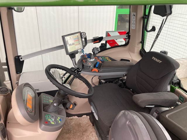 Fendt 828 Vario S4 Profi - Trator: foto 4 Fendt 828 Vario S4 Profi - Trator: foto 4