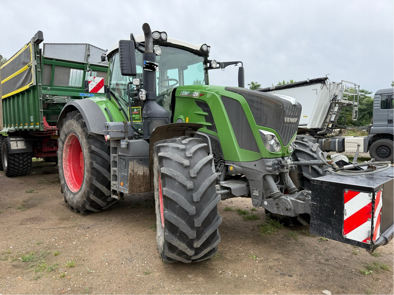 Fendt 828 Vario S4 ProfiPlus - Trator: foto 1 Fendt 828 Vario S4 ProfiPlus - Trator: foto 1