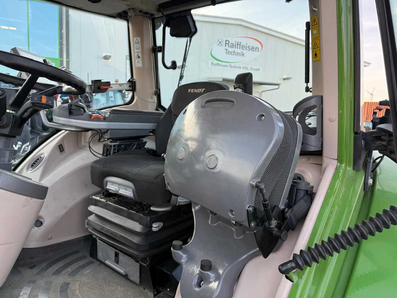Fendt 828 Vario S4 ProfiPlus - Trator: foto 4 Fendt 828 Vario S4 ProfiPlus - Trator: foto 4