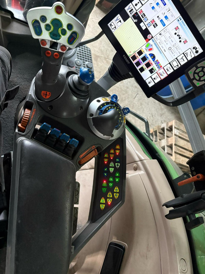 Fendt 828 Vario S4 ProfiPlus - Trator: foto 2 Fendt 828 Vario S4 ProfiPlus - Trator: foto 2