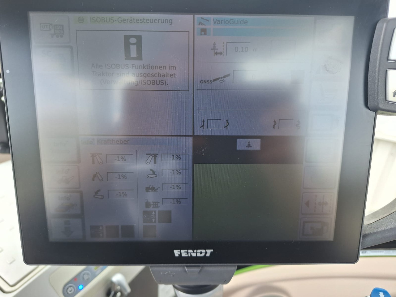 Fendt 828 Vario S4 ProfiPlus - Trator: foto 4 Fendt 828 Vario S4 ProfiPlus - Trator: foto 4