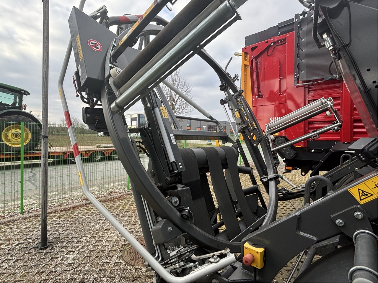 Fendt Rotana 160 V Combi - Máquina para produção de feno: foto 5 Fendt Rotana 160 V Combi - Máquina para produção de feno: foto 5