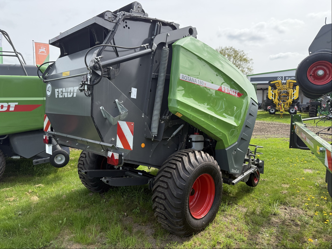 Fendt Rotana 180 V Xtra 25-Messer - Máquina para produção de feno: foto 4 Fendt Rotana 180 V Xtra 25-Messer - Máquina para produção de feno: foto 4