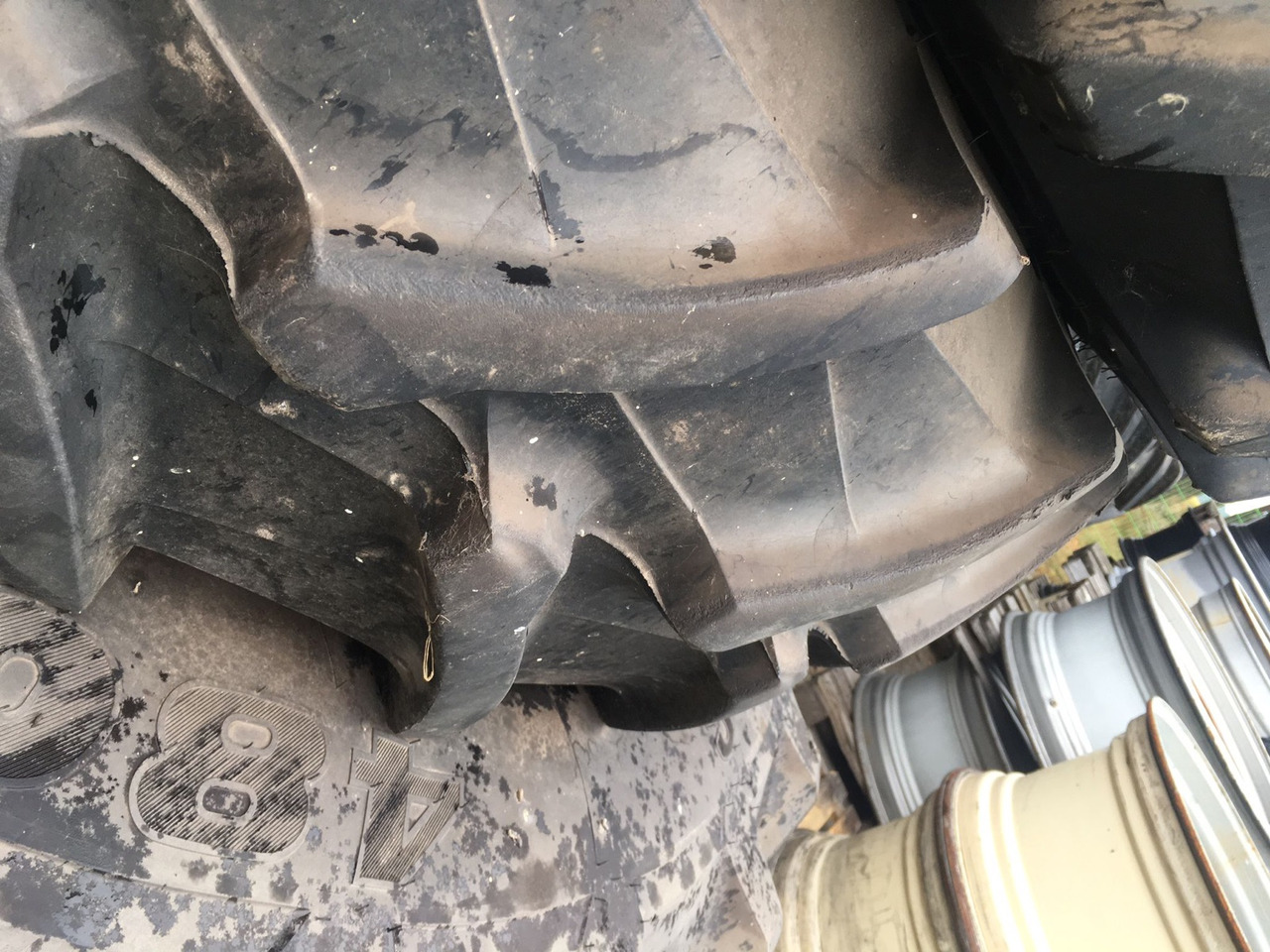 Fendt Trelleborg 480/70R42 14.9R30 - Jantes e pneus: foto 4 Fendt Trelleborg 480/70R42 14.9R30 - Jantes e pneus: foto 4