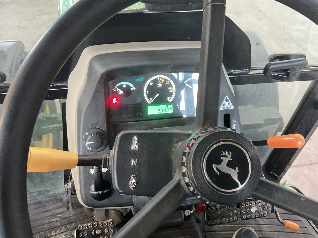 John Deere 5055 E - Trator: foto 2 John Deere 5055 E - Trator: foto 2