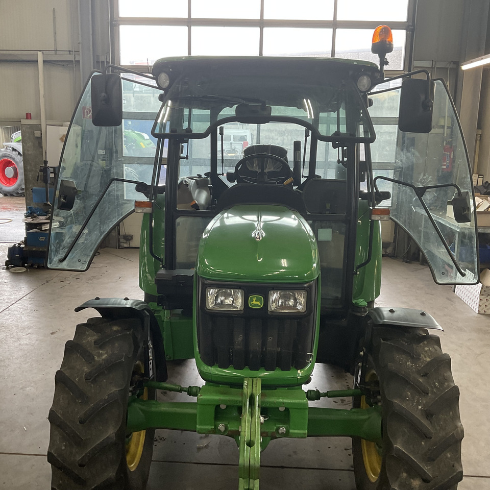 John Deere 5055 E - Trator: foto 5 John Deere 5055 E - Trator: foto 5