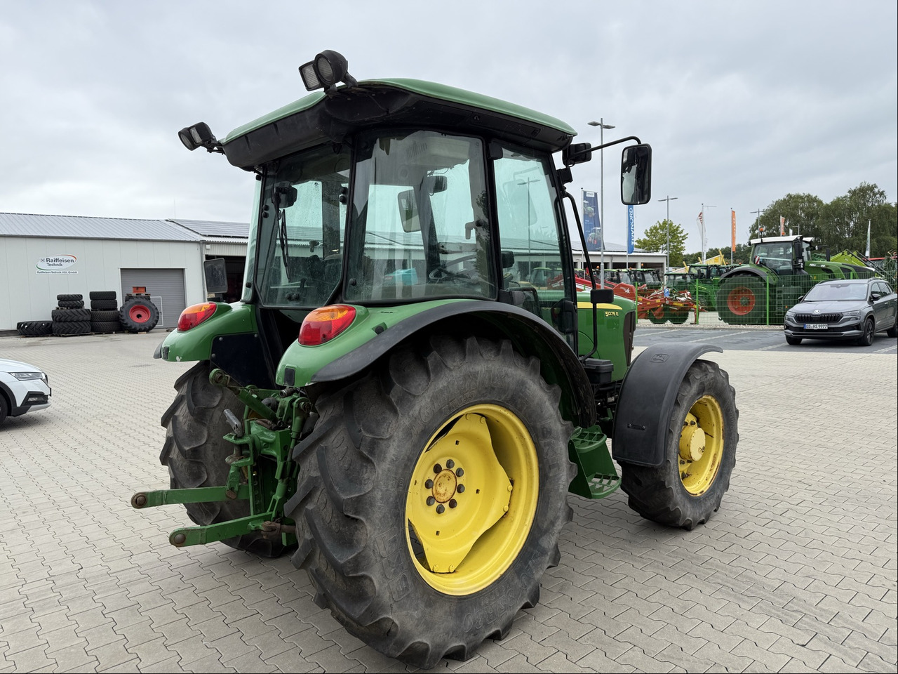 Trator John Deere 5075E: foto 8