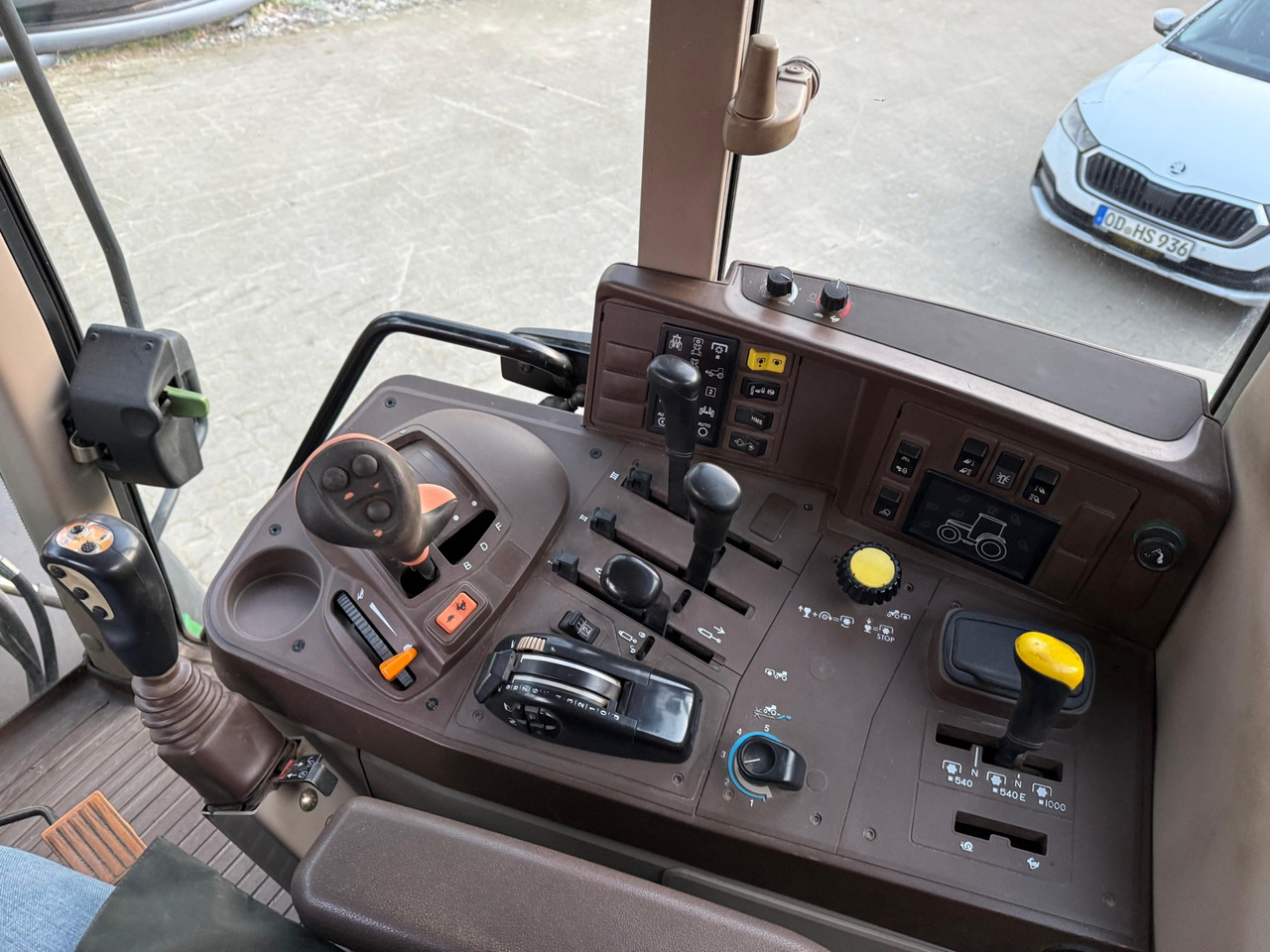 Trator John Deere 6420: foto 13