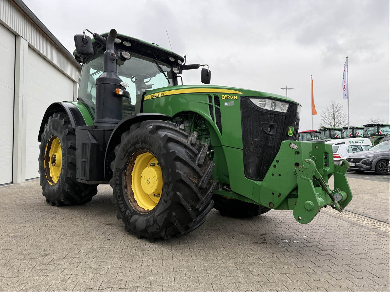 John Deere 8320 R - Trator: foto 1 John Deere 8320 R - Trator: foto 1