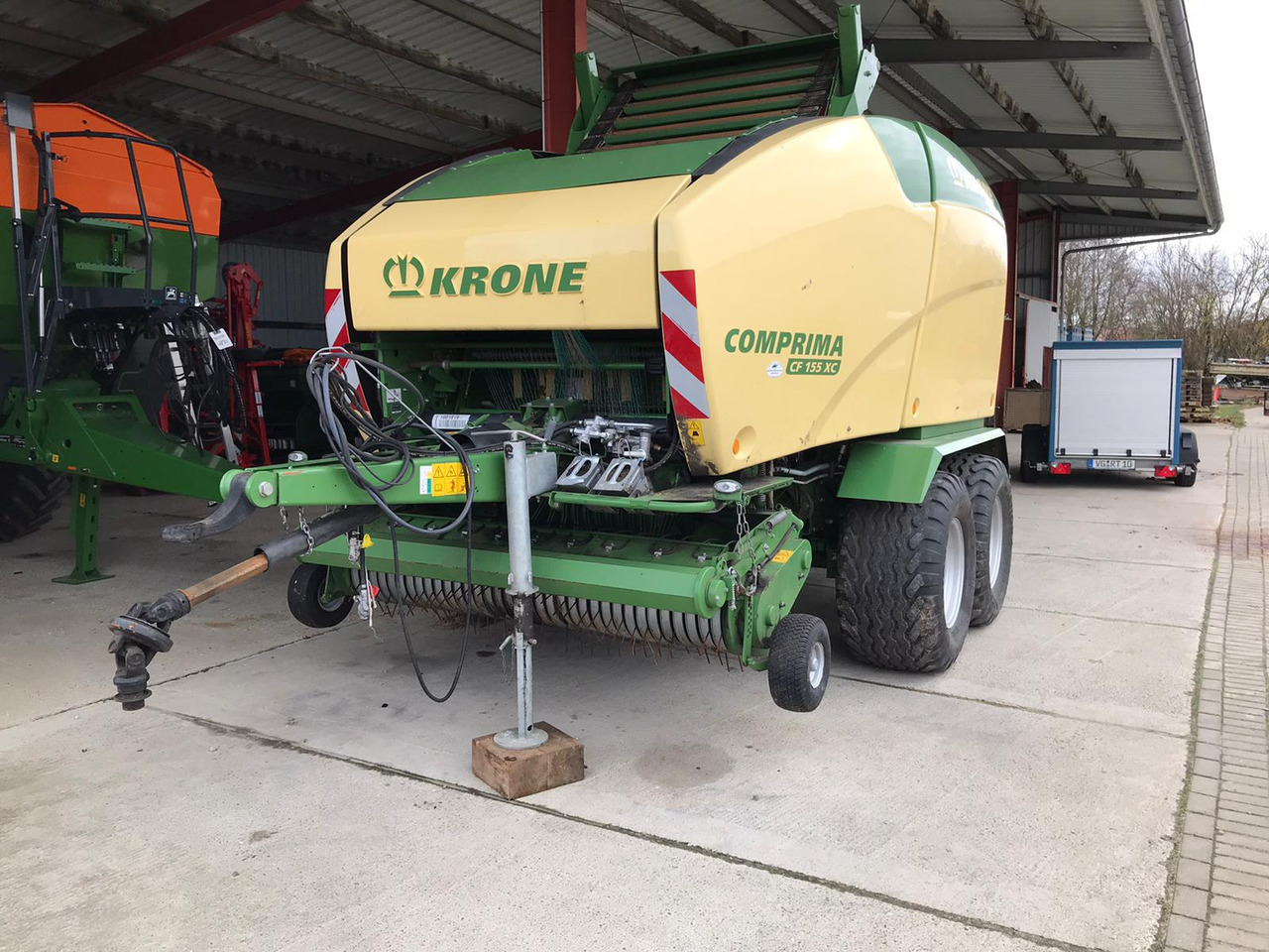 Krone Comprima CF 155 XC - Máquina para produção de feno: foto 1 Krone Comprima CF 155 XC - Máquina para produção de feno: foto 1