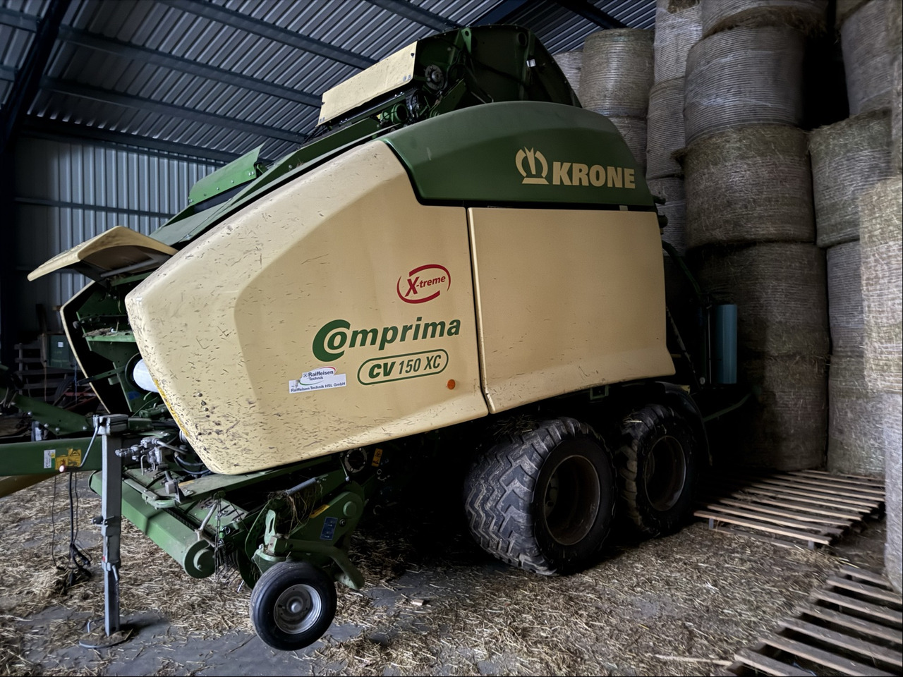 Krone Comprima CV150 XC - Máquina para produção de feno: foto 1 Krone Comprima CV150 XC - Máquina para produção de feno: foto 1