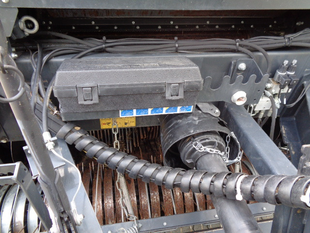 Kuhn VBP 3195 OC23 Press-Wickelkomb - Máquina para produção de feno: foto 3 Kuhn VBP 3195 OC23 Press-Wickelkomb - Máquina para produção de feno: foto 3