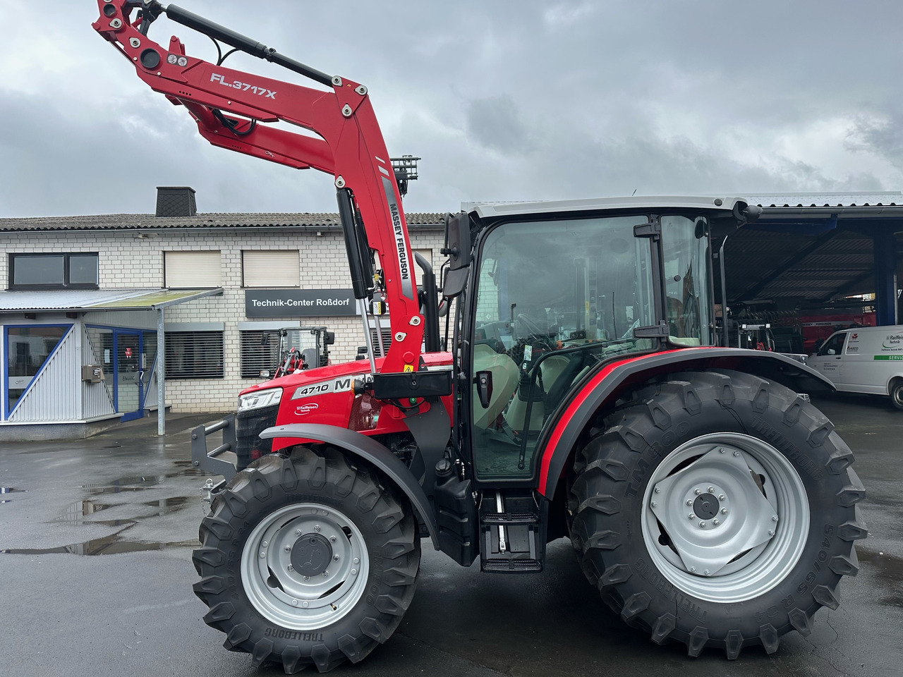 Massey Ferguson 4710 M Cab Essential Dyna 2 - Trator: foto 1 Massey Ferguson 4710 M Cab Essential Dyna 2 - Trator: foto 1