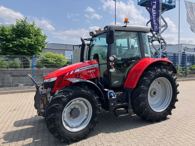 Massey Ferguson 5612 Dyna-4 - Trator: foto 1 Massey Ferguson 5612 Dyna-4 - Trator: foto 1
